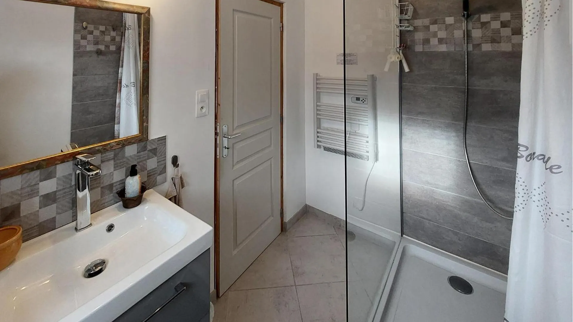 2 Bedroom Cozy Home In Plumieux 0*,  France
